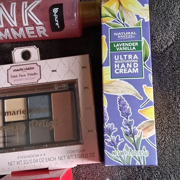 YOU GET   20 ITEMS  YOU ALSO GET 1 LUX ITEM AND 1 JEWLERY.ALL BOXES DIFFERAN - Picture 6 of 9